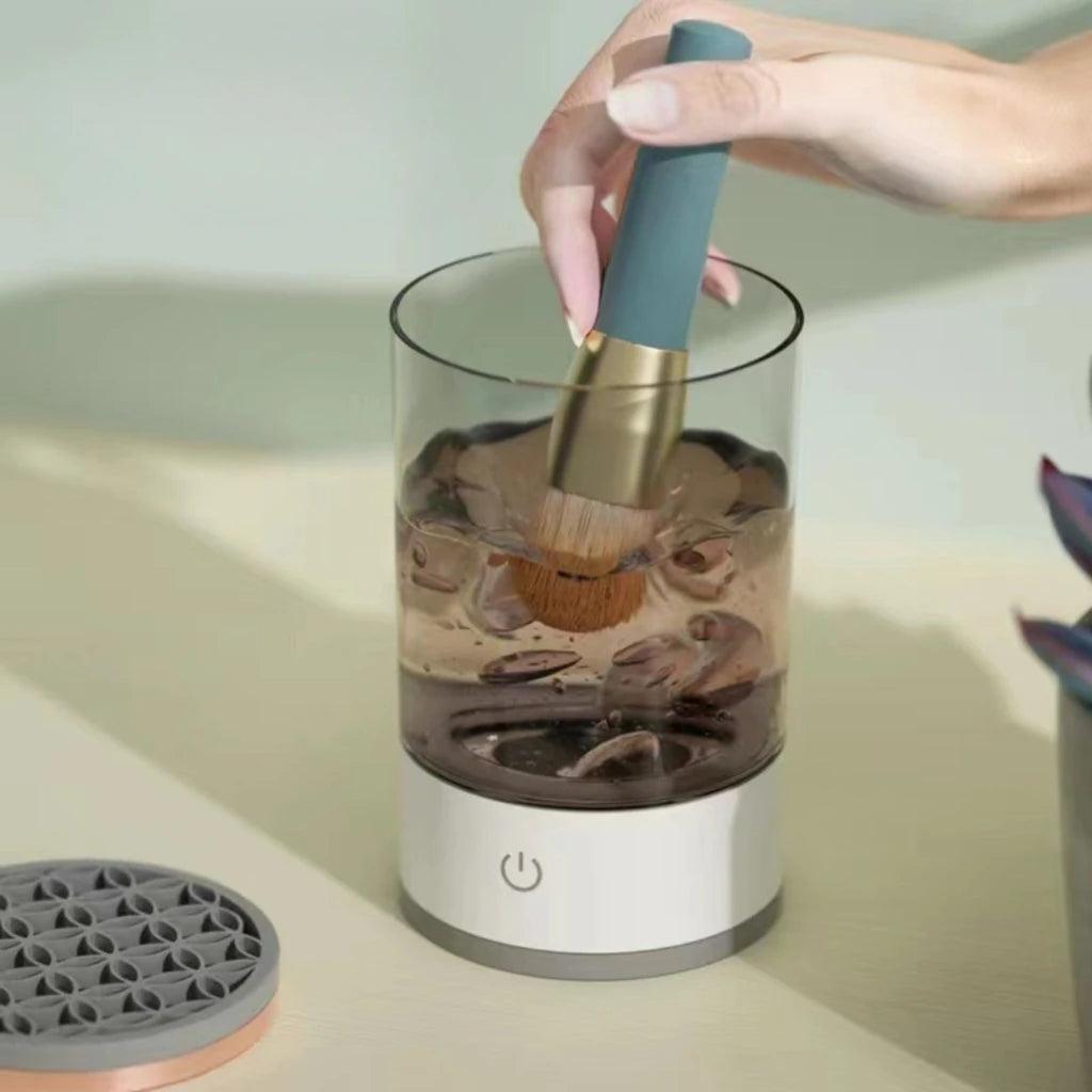 BellaClean- A queridinha da limpeza automática de pincéis de maquiagem